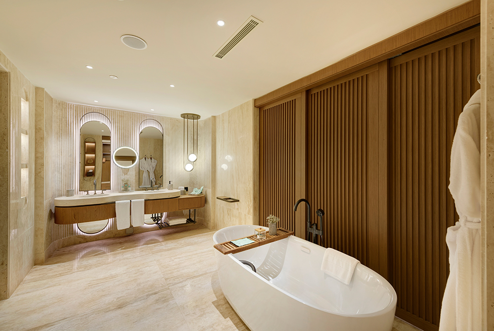 Regnum The Crown Panaromic Suite (13)