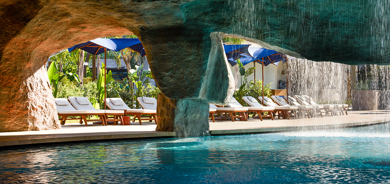 REGNUM THE CROWN CRYSTAL COVE 2 Slider 2