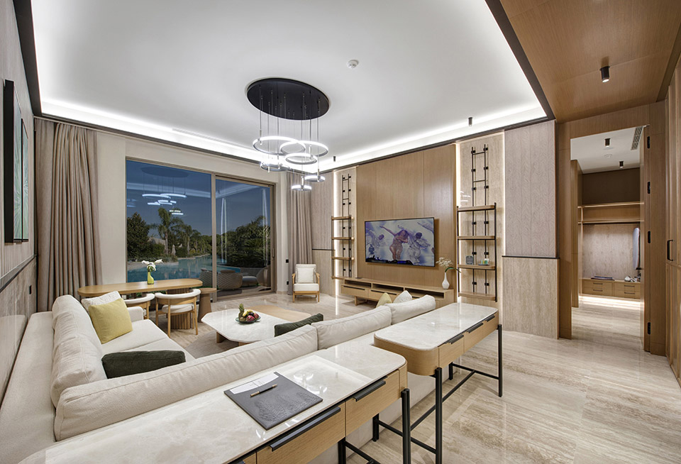 002 Amber Lagoon Villa REGNUM CARYA