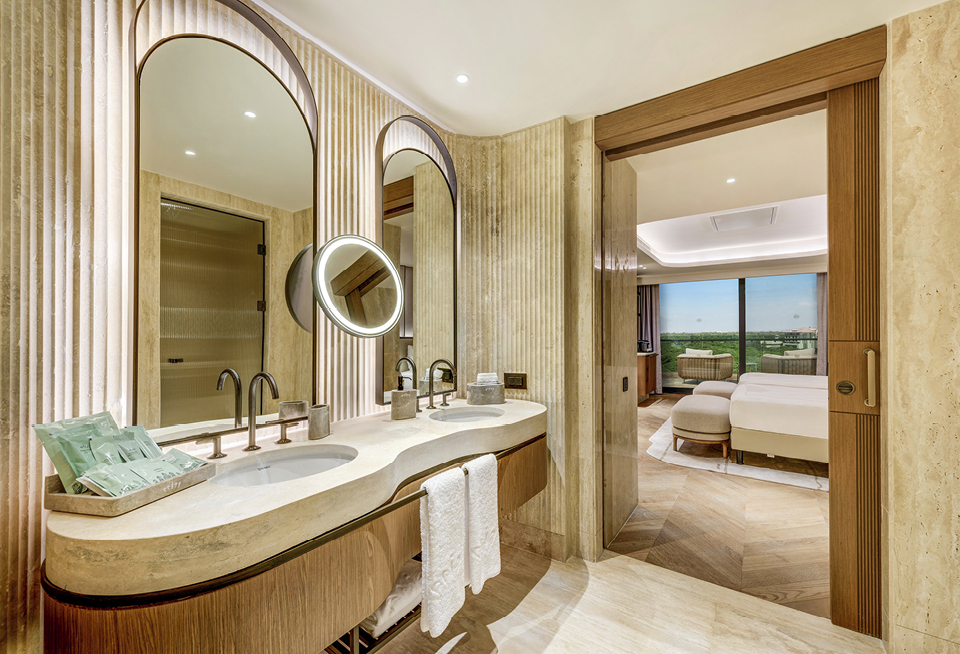EDIT Regnum The Crown Grand Family Suite (11).Jpg