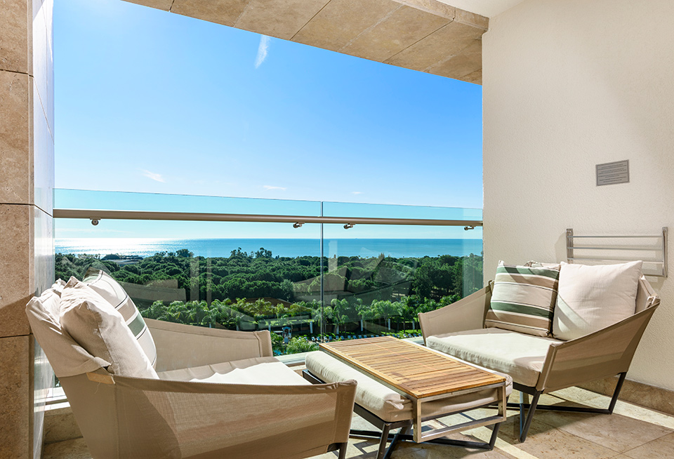 Regnumcarya Jadesuite Balcony 08