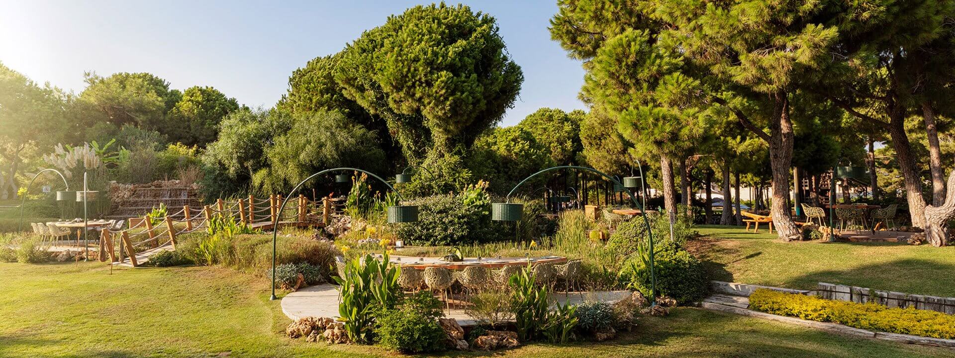 Regnumcarya Ubon Tai Restoran Banner