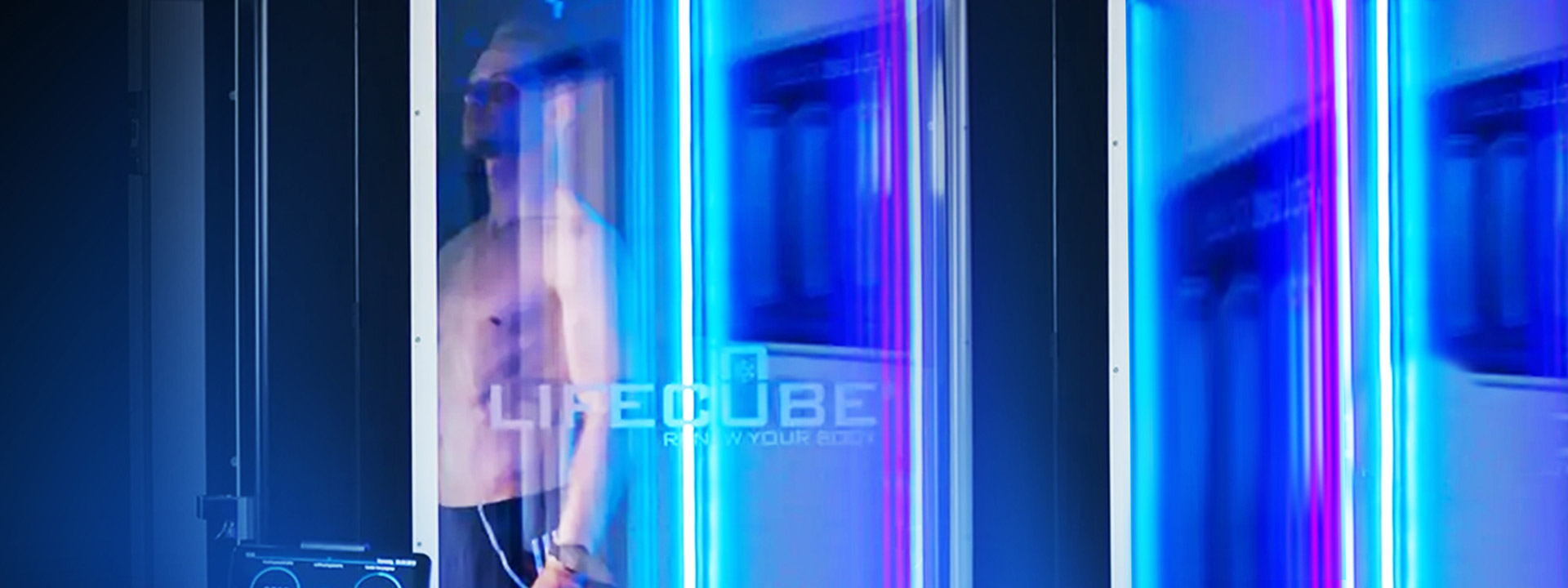 Lifecube Flyer RC Background Banner