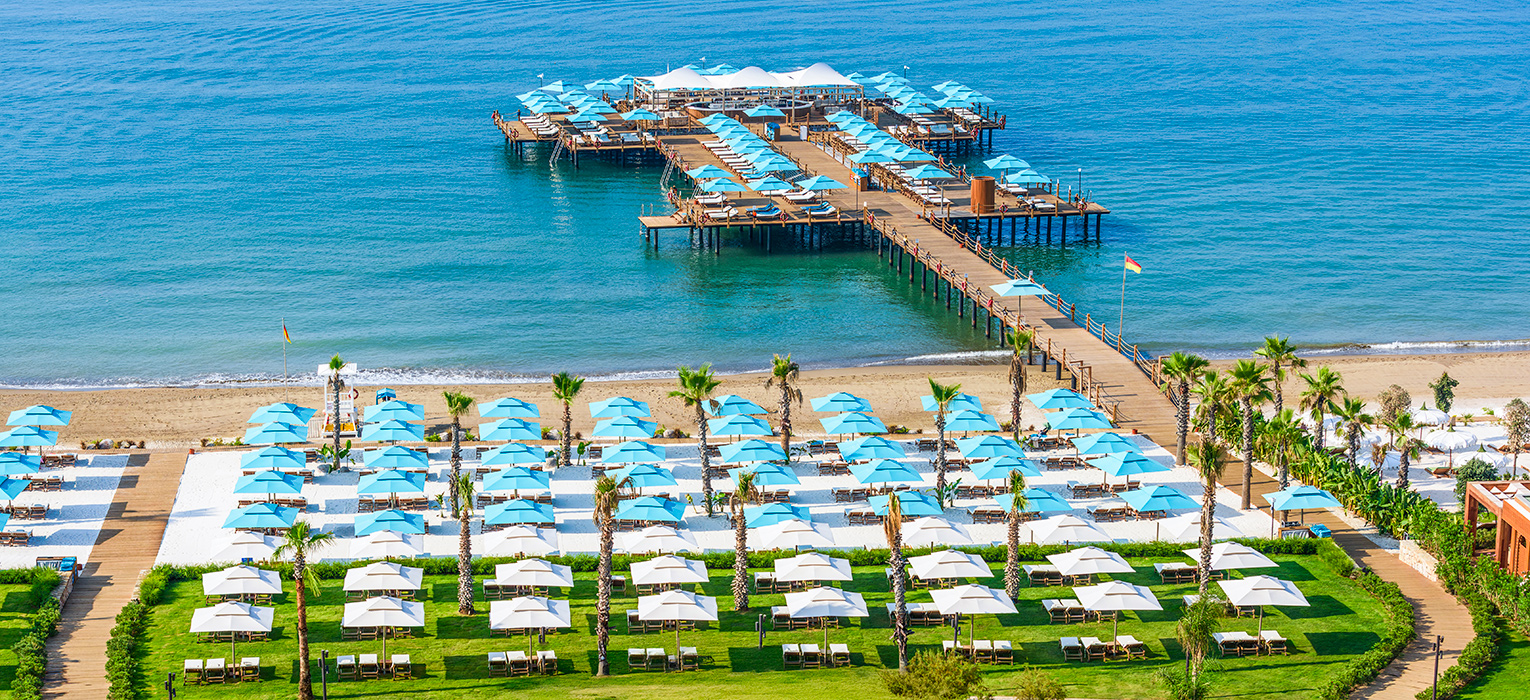 REGNUM THE CROWN Beach1 Slider